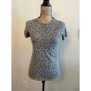 Zoe & Liv Gray Cheetah Print Top Size XS